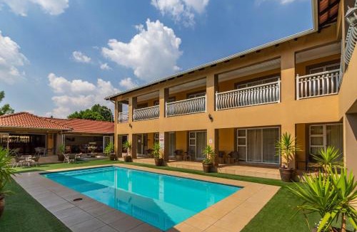 Farrarmere Hotel | Lakeview Boutique Hotel & Conference Center