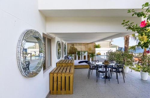 Clifton Apartment | Clifton YOLO Spaces - Clifton Mansion Villa Apartment