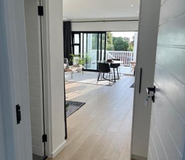 Cape Peninsula Apartment | Stroll to the beach Rooibokkie Studio 2