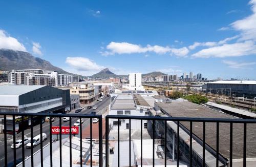 Cape Town City Centre Apartment | 509 Wex - Modern Studio with Parking