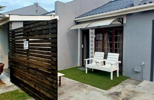 Van Dyks Bay Apartment | Shark Cove Little Cottage