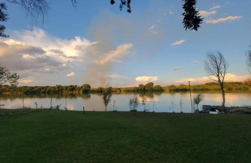 Orania Hotel | Wilger Rus Orania River Stay