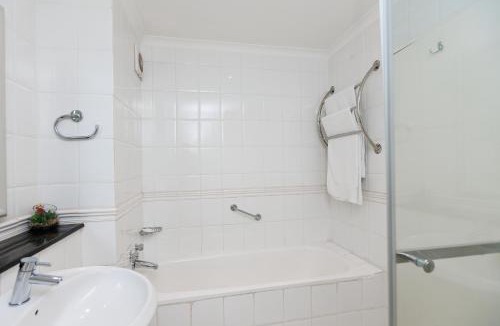 Cape Town City Centre Hotel | 5-Min Walk to CTICC - Central & Cosy Hotel Stay