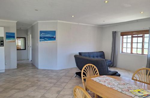 Port Alfred Apartment | High Tide Coastal Apartment - Settler Sands