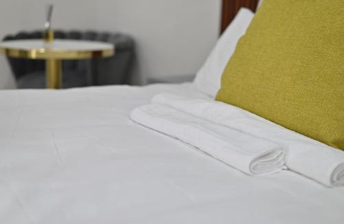 Mutale Cabin | Sunset Lodge - Gundani