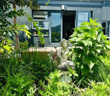 Pixley ka Seme House | Noordhoek Peaceful