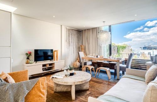 Cape Town City Centre Apartment | Loader B