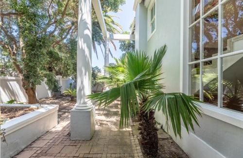 Sunset Beach Villa | Maison du Cap