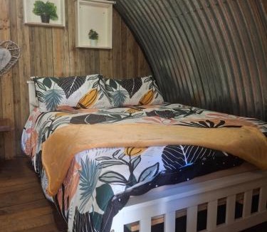 Helderberg Rural House | 11 Mountain Stream Hot Tub Self Catering