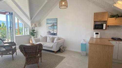 Capri Apartment | African Violet - Loft Living