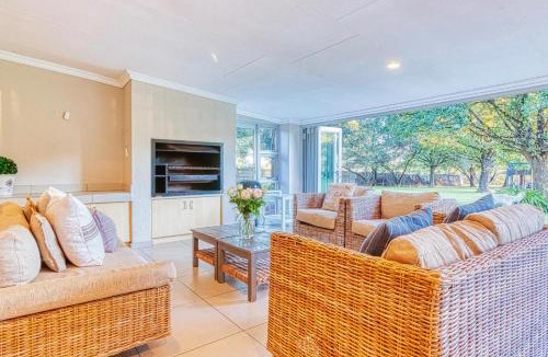 Vanderbijlpark House | Riverside Rhapsody, Vaal River, Vanderbijlpark, 6 Adults and 4 Children