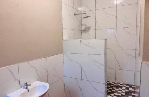 Outer West Durban Hotel | Pholanathi Lodge
