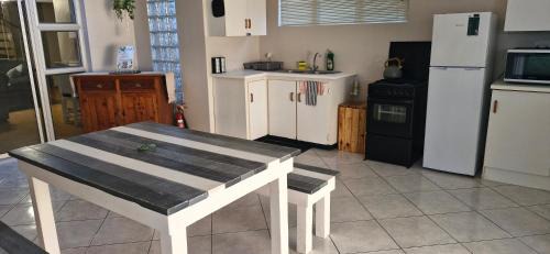 Berea Apartment | Casa en Gregg -Exquisite 2-bedroom self catering unit - 1 car parking space