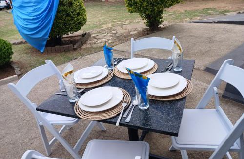 Kareeberg House | Thy word guesthouse