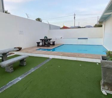 Strand Apartment | Elegant 2 Bedroom Apartment 150m from Beach - 2 Palms