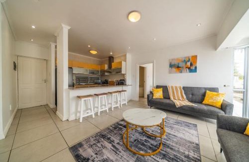 Strand Apartment | Elegant 2 Bedroom Apartment 150m from Beach - 2 Palms