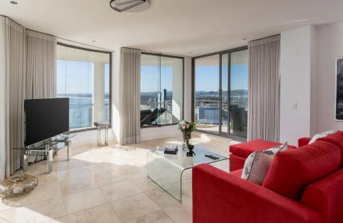 Strand Apartment | Hibernian Main Penthouse 2100