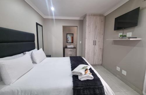 Kempton Park House | Emerald Guesthouse