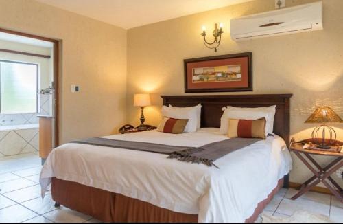 Leeupoort Villa | Zebula Golf and Wildlife Estate - Moi Signature Exclusive Leisure Villas