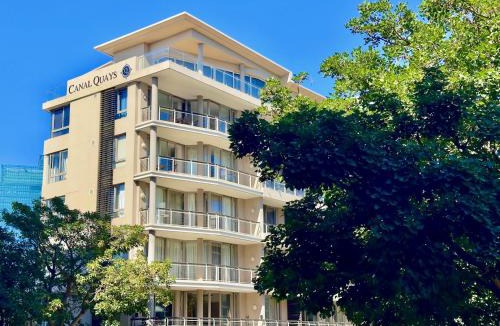 Victoria and Alfred Waterfront Apartment | Canal Quays 506 Suite - Near V&A & CTICC