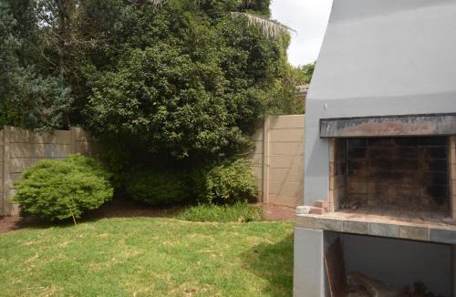Welgemoed House | 2-Bedroom Private Garden Flat, Durbanville