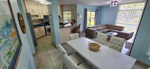 Ramsgate Beach Apartment | Marine Glen 15 - Sleeps 6