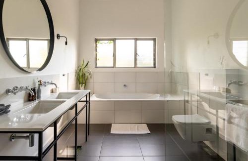 Stellenbosch Villa | Fransmanskraal Accommodation - Luxury Stellenbosch Farm Villa