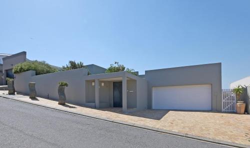 West Beach House | Kudu Villa - House close to the beach