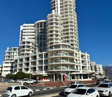 Strand Apartment | Hibernian Main Penthouse 2100