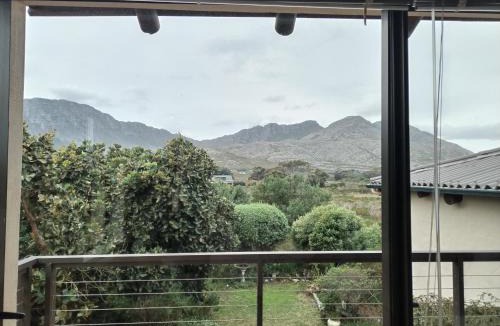 Pringle Bay Apartment | Gogo's garden apartment