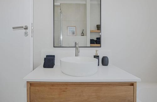 Big Bay Apartment | Beach Club Retreat