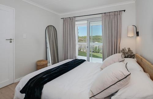 Big Bay Apartment | Beach Club Retreat