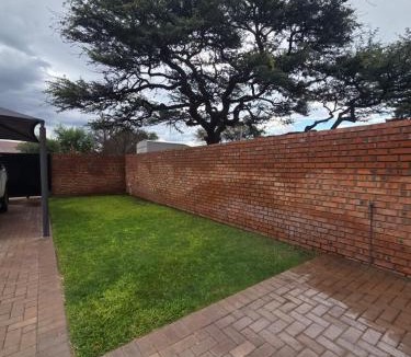Kathu Apartment | The Oak GuestUnit