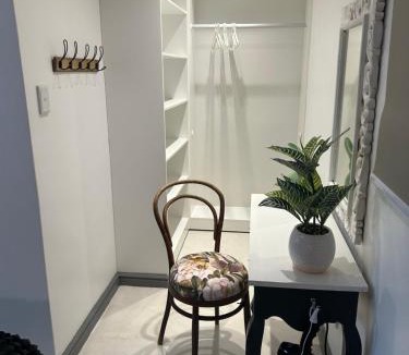 Bellville House | Self catering with braai Private big Apartment with secure parking