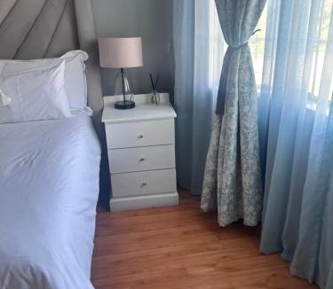 Pietermaritzburg Villa | Modern , Spotless Townhouse in Quiet Estate - Pietermaritzburg