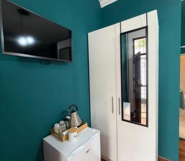 Ladysmith House | Townside-Estate Room 13