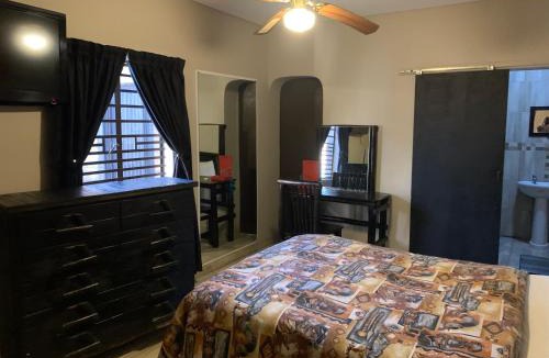 Bezuidenhout Valley Hotel | Valley View Lodge