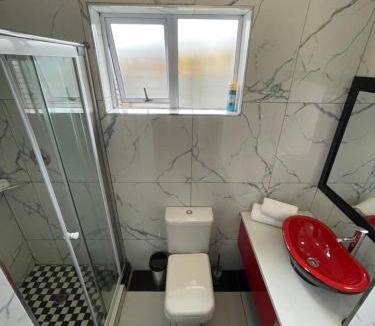 Dundee House | Bluenova guesthouse