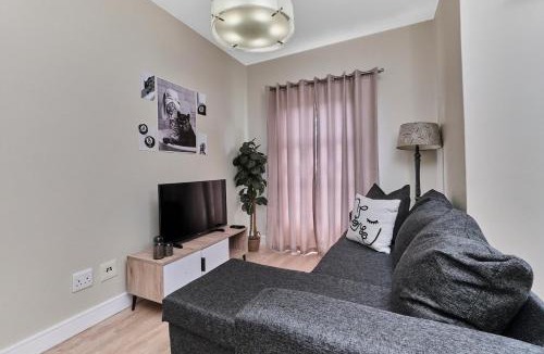 Greater Johannesburg Metropolitan Area Apartment | The Signature Stay Fast Wi-Fi Business Travel