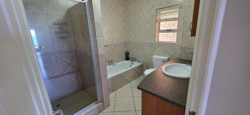 Ramsgate Beach Apartment | Rayvin 9 - Sleeps 6