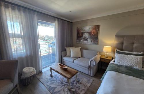 Saint Francis Bay Apartment | Ships Bell 17B - Luxury Harbor & Ocean View Condo