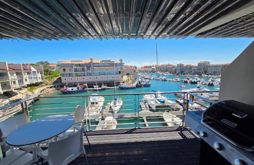 Saint Francis Bay Apartment | Ships Bell 17B - Luxury Harbor & Ocean View Condo