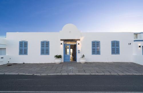 Gordons Bay Central Villa | Casa Blue- Luxury Beachfront villa