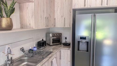 Greater Johannesburg Metropolitan Area Apartment | Out of The Blue - Guest Cottage