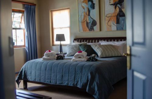 Stellenbosch Apartment | Monkscowl Estate