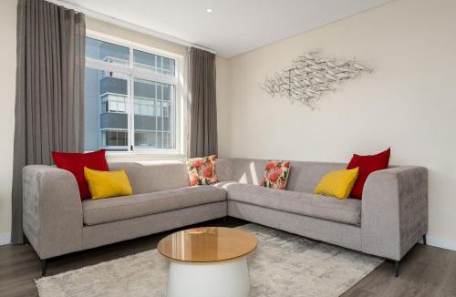 Three Anchor Bay Apartment | Beachfront 3 Bed Luxury Family Escape - Sea Point