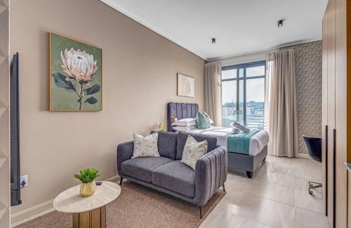 Menlyn Apartment | StayCeity at Menlyn Maine