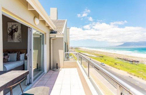 Bloubergstrand Apartment | Sea Spray B403 by CTHA