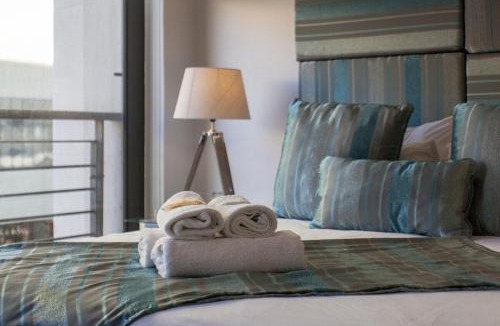 Cape Town City Centre Apartment | St Georges Studio Aircon & Secure Parking