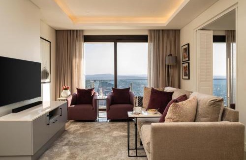 Sandown Hotel | The Leonardo